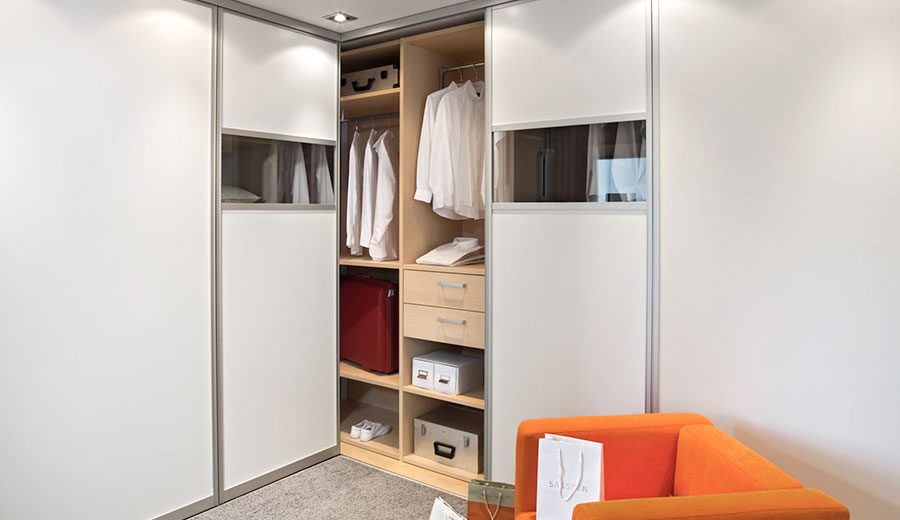begehbarer Kleiderschrank