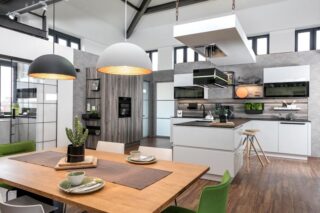 MEINE KÜCHE + RÄUME Ausstellung Designküche und Esszimmer