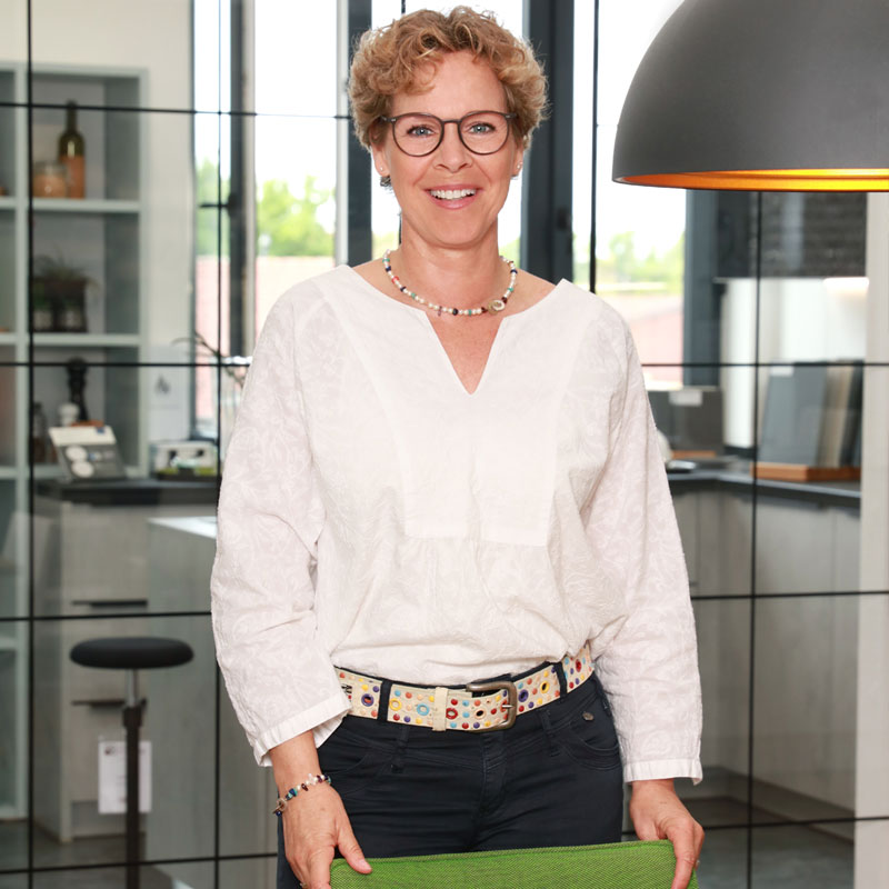 MEINE KÜCHE + RÄUME Nicole Lorek Mitarbeiterin